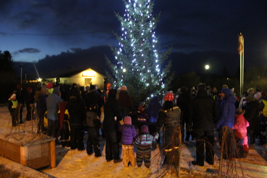 Julegrantenning på torget i Silvalen